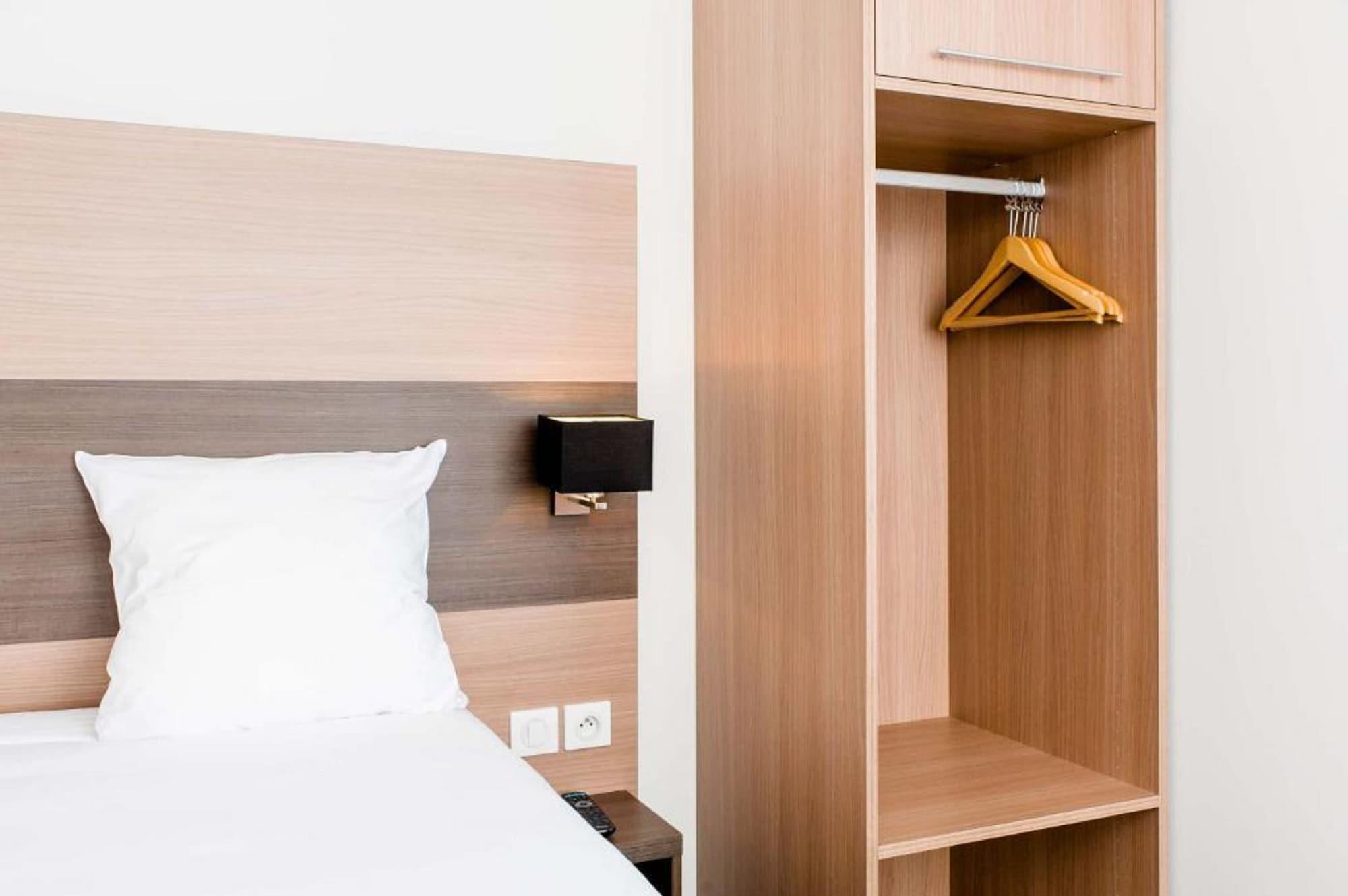 Dios Hotel Bruguieres Εξωτερικό φωτογραφία
